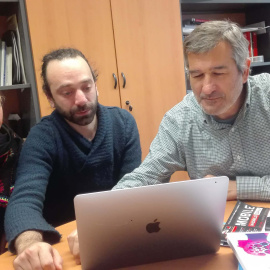 Los físicos Luce Prignano, Emanuele Cozzi y Albert Díaz-Guilera.