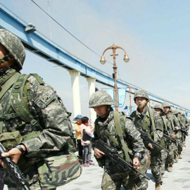 Militares en Séul/AFP