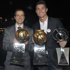 El agente de futbolistas Jorge Mendes junto a su mejor 'cliente', Cristiano Ronaldo. - EFE