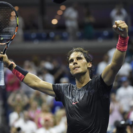Nadal levanta los brazos celebrando su victoria contra el croata Coric en el debut en el US Open. /EFE