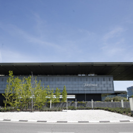 Vista exterior del edificio de la sede de Telefónica, en la zona norte de Madrid. E.P./Eduardo Parra
