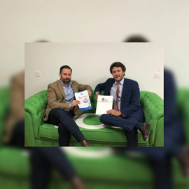 El candidato por Guadalaja junto a Santiago Abascal.