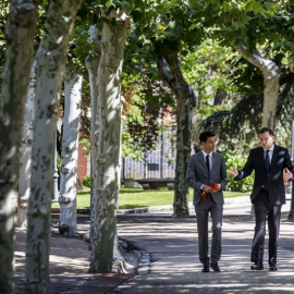 El presidente del Gobierno, Mariano Rajoy, ha recibido hoy en la Moncloa al atleta Miguel Angel López. /EFE