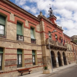 El Ayuntamiento de Alhama dejó de convocar el concurso de méritos para seleccionar al profesor de adultos en 2011 por decisión del entonces alcalde, Joaquín Antón.