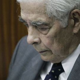 Exgeneral condenado a cadena perpetua por delitos durante la dictadura argentina EFE