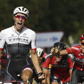 Van Poppel celebra su victoria en la duodécima etapa de la Vuelta. EFE/Javier Lizón