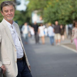 El alcalde de Zaragoza, Pedro Santisteve, de ZeC, realiza un balance positivo de los primeros quince meses de la legislatura.