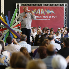 El cabeza de lista de Catalunya Sí que Es Pot, Lluís Rabell, durante su intervención en la presentación de su programa electoral en un encuentro público y abierto. EFE/Alejandro García