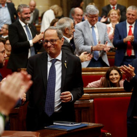 Aplaudiments a Torra després del fracàs de la moció de censura de Cs. EFE / QUIQUE GARCÍA