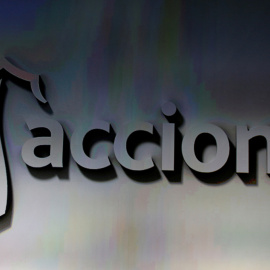 Logo del grupo de energía, construcción y servicios Acciona, en Alcobendas, en las afueras de Madrid. REUTERS / Sergio Perez