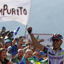 El ciclista Joaquim "Purito" Rodríguez (Katusha), se impone vencedor de la decimoquinta etapa de la Vuelta Ciclista a España.- Javier Lizón (EFE)