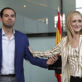 El portavoz de Ciudadanos en la Asamblea de Madrid, Ignacio Aguado, y la presidenta de la Comunidad, Cristina Cifuentes / EUROPA PRESS
