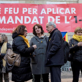 L'ANC ha iniciat una campanya de pressió al Govern i el Parlament a la plaça Sant Jaume. EFE / QUIQUE GARCIA