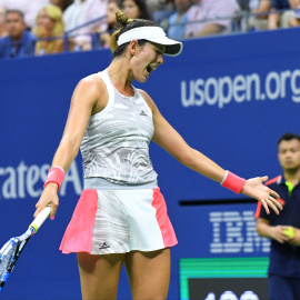 Garbiñe Muguruza se lamenta de un punto perdido contra Sevastova en el US Open. /REUTERS