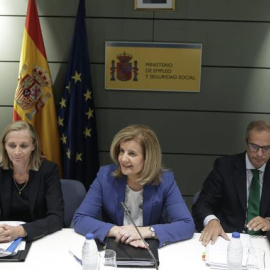 La ministra de Empleo, Fátima Báñez, preside la Conferencia Sectorial de Inmigración en la que se aborda la acogida de refugiados procedentes de Siria. EFE/Emilio Naranjo