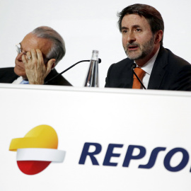 El consejero delegado de Repsol, Josu Jon Imaz, y el actual presidente de Criteria Caixa y de la fundación bancaria La Caixa  (y vicepresidente de la petrolera), Isidre Faine. REPSOL