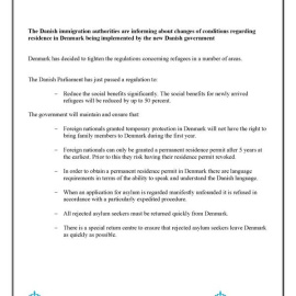 Anuncio del Gobierno danés que advierte de las nuevas condiciones para los refugiados. / JUSTIN CREMER