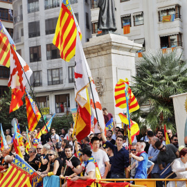 09/10/2019 - Personas durantela Procesión Cívica tras la bajada de la Real Senyera en conmemoración de la entrada en Valencia del Rey Jaume I./ EUROPA PRESS (Enrique Palomares)