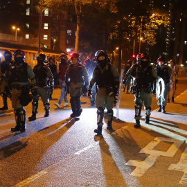 Agentes de la policía en Hong Kong. EFE/EPA/FAZRY ISMAIL