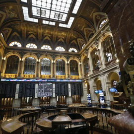 El principal selectivo español, el IBEX 35, recupera los niveles previos al Brexit. EFE/Fernando Alvarado