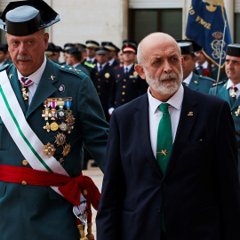 El general Pedro Garrido, a l'esquerra de la imatge. EFE / ALEJANDRO GARCÍA
