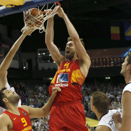 Pau Gasol machaca durante el partido ante Alemania. EFE/Juan Carlos Hidalgo