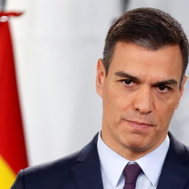El presidente del Gobierno, Pedro Sánchez, durante su comparecencia en el Palacio de la Moncloa, en la que ha anunciado la disolución de las Cortes y la convocatoria de elecciones generales para el próximo 28 de abril | EFE/Chema Moya