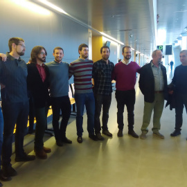 'Los 8 de Yesa’, con el actual alcalde de Artieda, Luis Solana, en los juzgados de Zaragoza.