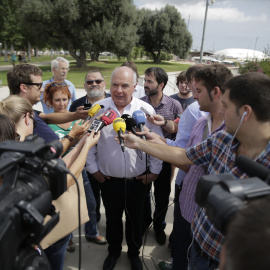 El cabeza de lista de Catalunya Sí que Es Pot, Lluís Rabell, en Sant Carles de la Ràpita. Foto: GEORGIE URIS (CSQP)
