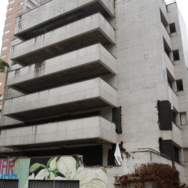 Imagen tomada ayer, miércoles 20 de febrero de 2019, de la fachada del edificio Mónaco, símbolo del poder y la ostentación del narcotraficante Pablo Escobar (EFE).