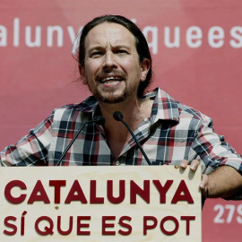 El secretario general de Podemos, Pablo Iglesias, durante su participación en un acto de campaña de la candidatura Catalunya Sí que es Pot celebrado hoy en la Rambla del Carmel en Barcelona. EFE/Andreu Dalmau