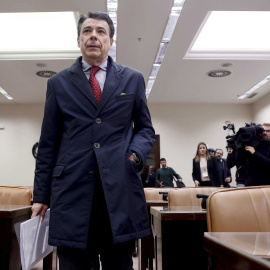 El expresidente de la Comunidad de Madrid Ignacio González, a su llegada para comparecer ante la Comisión de Investigación relativa a la presunta financiación ilegal del PP en el Congreso de los Diputados. EFE/Mariscal