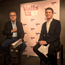 El exprimer ministro francésManuel Valls junto a Celestino Corbacho . / EUROPA PRESS