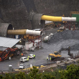 Vista general de las obras del AVE en el túnel de O Corno, en Laza (Ourense), donde un trabajador de la empresa Coprosa ha fallecido esta madrugada y otro compañero suyo ha resultado herido grave a consecuencia de un accidente laboral, en l