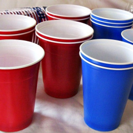 Vasos de plástico. AGENCIAS