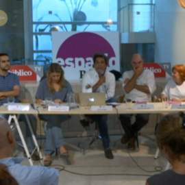 Víctor Alonso Rocafort, María Eugenia Rodríguez Palop, Miguel Mora, Santiago Alba Rico y Rosa Pereda durante el debate organizado por Espacio Público y 'CTXT'.