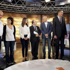 Los candidatos a las elecciones catalanas, Lluis Rabell (Si que es Pot), Anna Gabriel (CUP), Inés Arrimadas (Ciutadans), Miquel Iceta (PSC), Raul Romeva (Junts pel Si), Xavier Garcia Albiol (PPC) y Ramón Espadaler (Uniò), justo antes del de