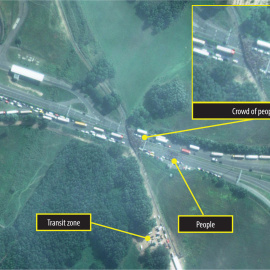 Las imágenes ilustran cómo sellar el paso de la frontera cerca de Horgoš en Serbia y Röszke en Hungría el 15 de septiembre resultó un embudo para los refugiados. AMNISTÍA INTERNACIONAL