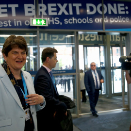 01/10/2019 - La líder del DUP, Arlene Foster, en Mánchester. / reuters - HENRY NICHOLLS