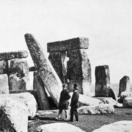 Fotografía del monumento megalítico de  Stonehenge tomada en 1870. /  HISTORIC ENGLAND ARCHIVE