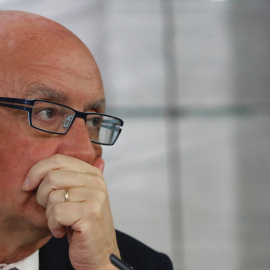 El ministro de Hacienda Cristóbal Montoro, en la rueda prensa tras la reunión del Consejo de Ministros, en el Palacio de la Moncloa. EFE/Ángel DÍaz