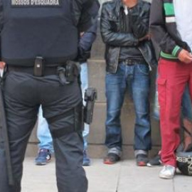 Varias ONG han denunciado en numerosas ocasiones que las fuerzas de seguridad realizan redadas racistas en España. Archivo