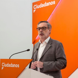 El secretario general de Ciudadanos, José Manuel Villegas, durante la rueda de prensa de este lunes en la sede del partido, en Madrid. EFE/Santi Donaire