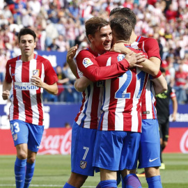 Los jugadores del Atlético celebran uno de los goles anotados ante el Sporting. - EFE
