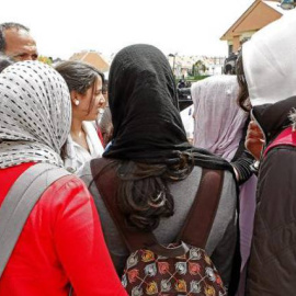 El director del instituto esgrimía un artículo del reglamento que impide a los alumnos llevar nada en la cabeza, como gorras o sombreros. J. J. GUILLÉN/EFE