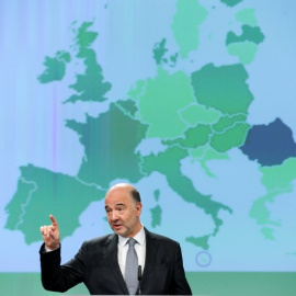 El comisionado de la UE para Asuntos Económicos y Financieros presenta las previsiones económicas de la UE durante una conferencia de prensa/Reuters