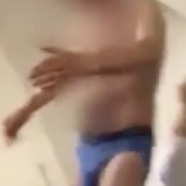 Captura del vídeo de la fiesta celebrada por una cofradía con estriptis en las instalaciones del Obispado de Salamanca. YOUTUBE