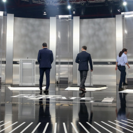 04/11/2019 - Pedro Sánchez, Pablo Casado, Pablo Iglesias, Albert Rivera y Santiago Abascal antes del debate electoral en televisión en el Pabellón de Cristal de la Casa de Campo de Madrid. / EUROPA PRESS