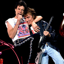 Mick Jagger, vocalista del grupo, junto al batería Bill Wyman