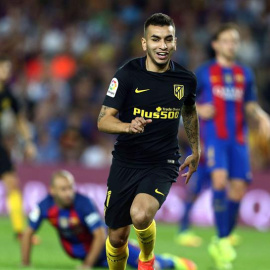 El delantero argentino del Atlético de Madrid, Ángel Correa, celebra el primer y único gol del equipo madrileño. /EFE
